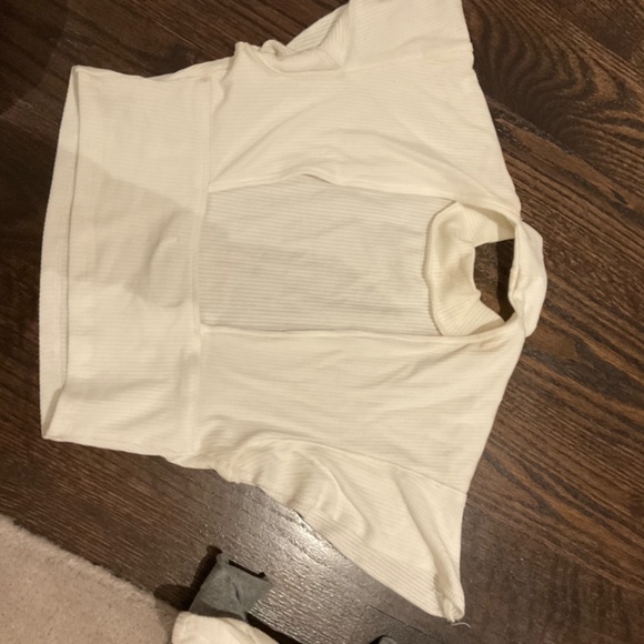 Urban Outfitters Turtle neck Top - Picture 2 of 3